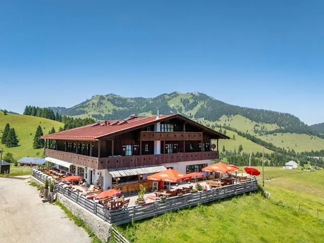 In den Alpen übernachten: 9 Resorts im direkten Vergleich
